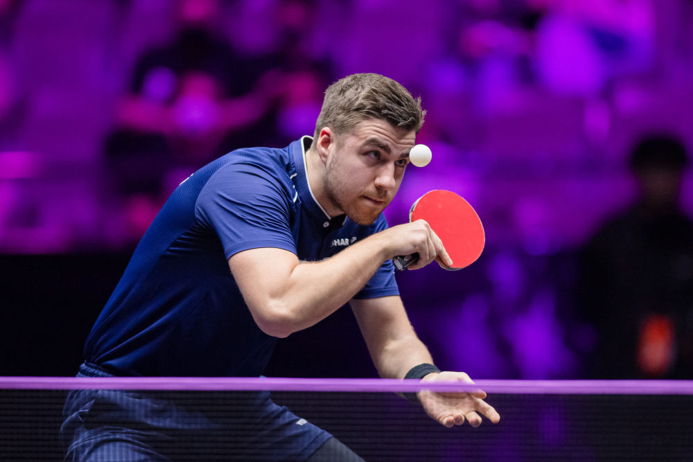 法展现出足 法展现出足