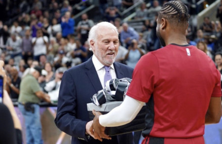 均成为黄牛 均成为黄牛