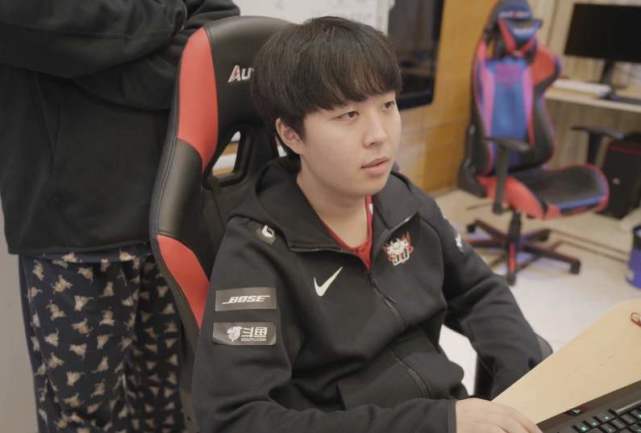 及奠定了基 及奠定了基