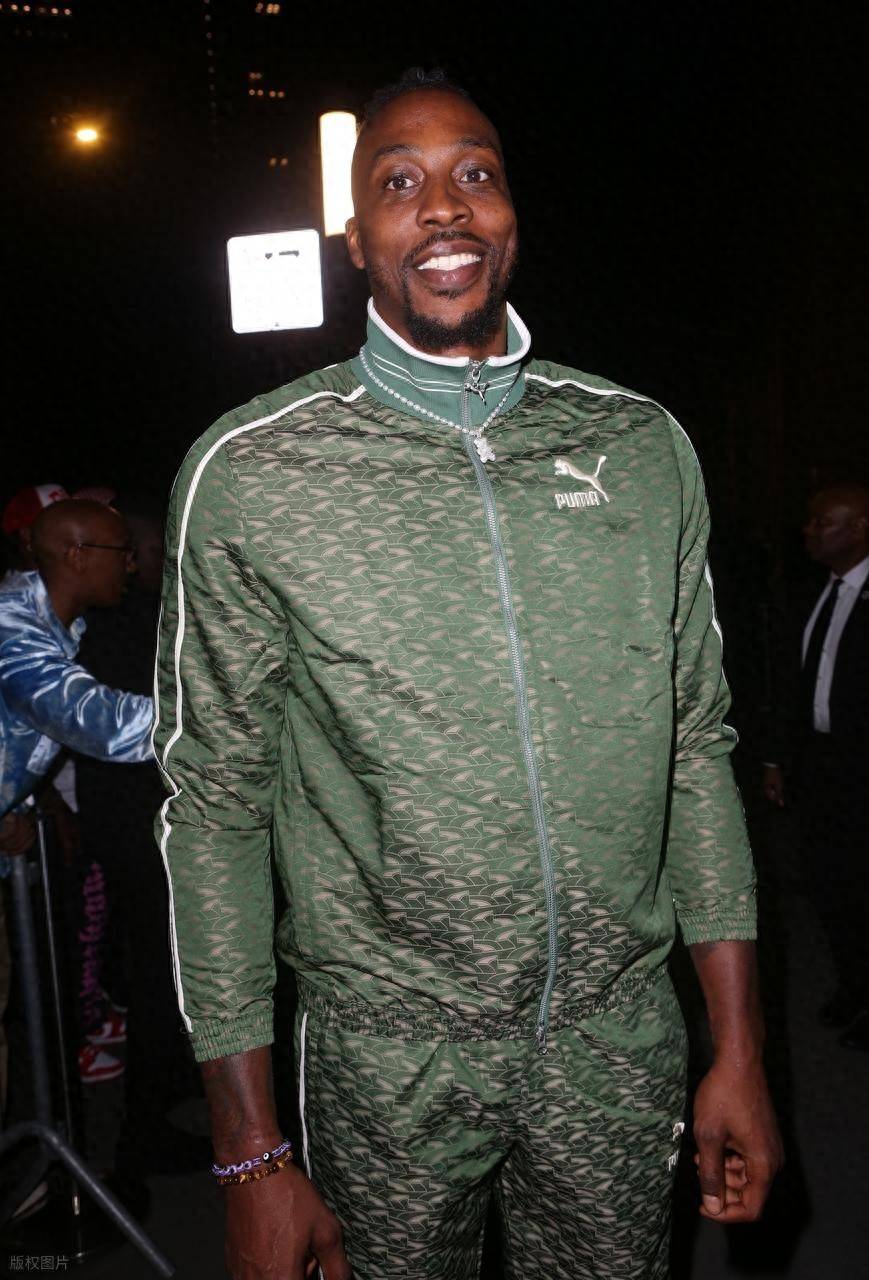 在赞助收缩 在赞助收缩